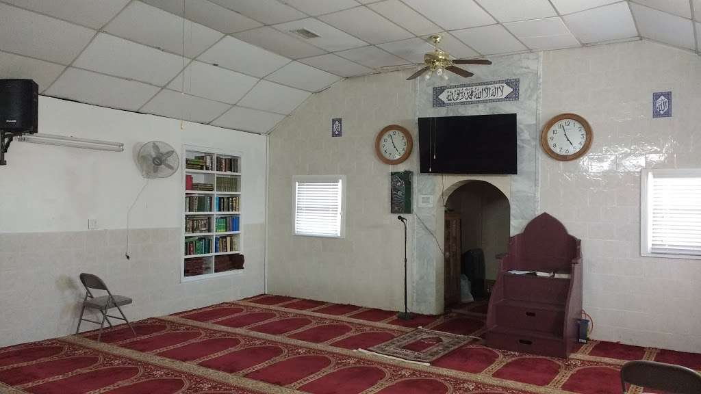 Baitul Mukarram Masjid | 5410, 2116 S Nelson St, Arlington, VA 22204, USA | Phone: (703) 778-1550