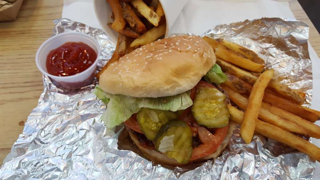 Five Guys | 701 Frank E Rodgers Blvd S, Harrison, NJ 07029 | Phone: (973) 484-5047