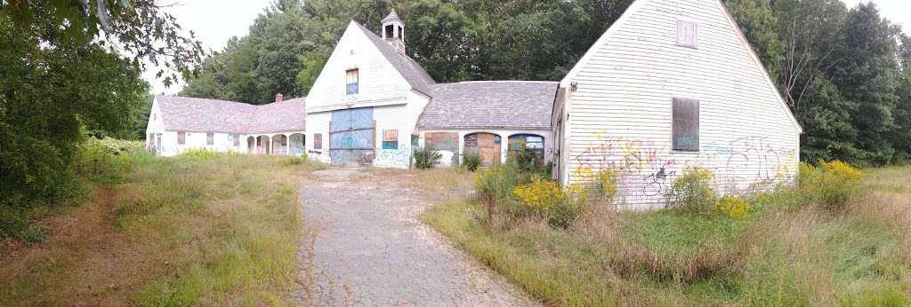 Greenough Land parking | Maple St, Carlisle, MA 01741, USA