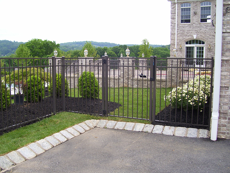 HomeTown Fencing | 9330, 915 W Main St, New Holland, PA 17557, USA | Phone: (717) 656-6560