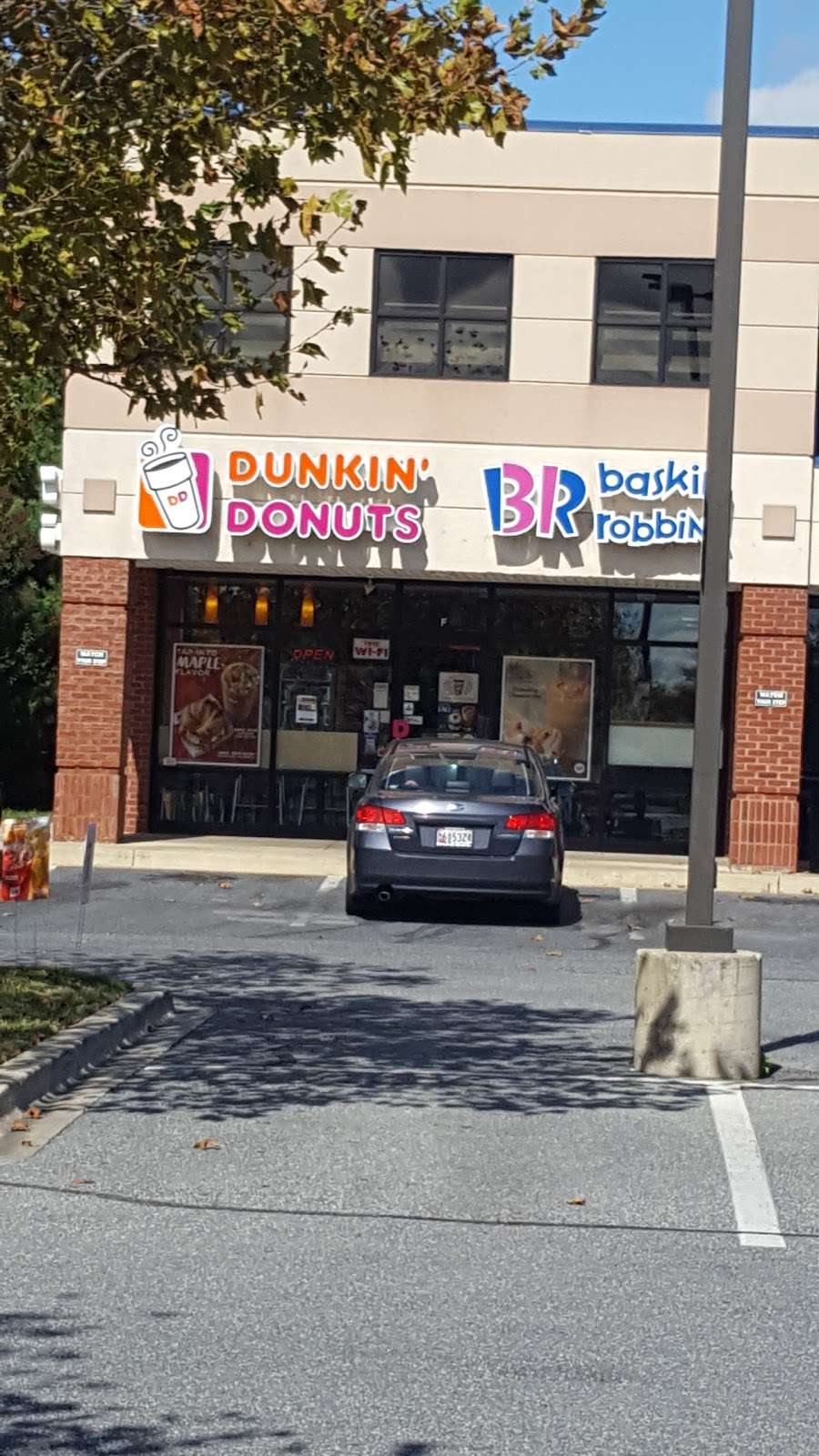 Dunkin Donuts | 703 Lisbon Center Dr suite f, Woodbine, MD 21797, USA | Phone: (410) 489-0990