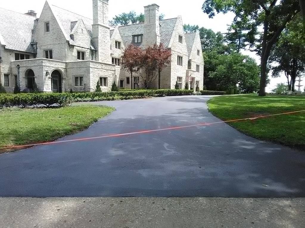 Veaths Affordable Asphalt Solutions | 4900 Maryville Rd, Granite City, IL 62040, USA | Phone: (618) 468-9474