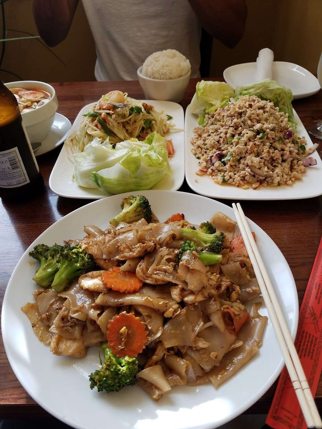 Yoong Tong II Thai Restaurant | 61 Central Square, Chelmsford, MA 01824, USA | Phone: (978) 244-2442