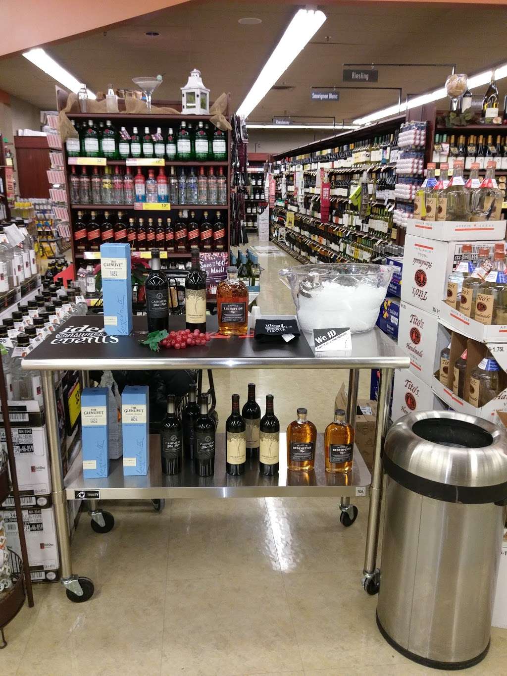 Jewel-Osco | 2550 N Clybourn Ave, Chicago, IL 60614, USA | Phone: (773) 348-6426