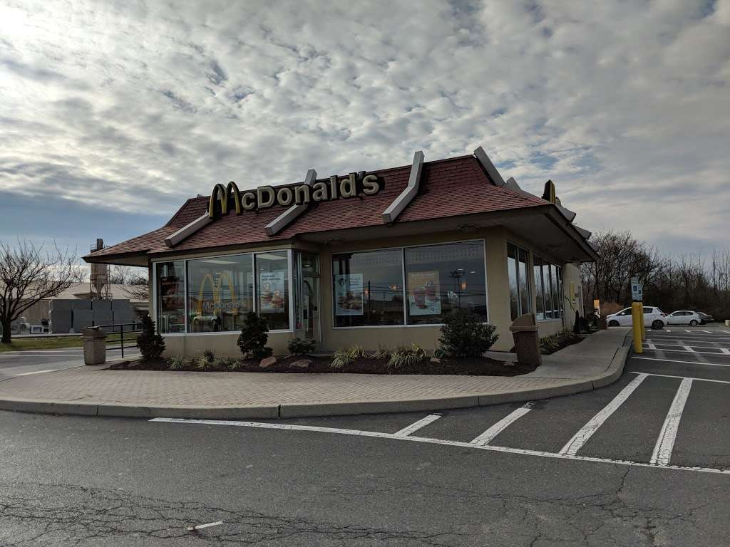 McDonalds | 5500 Pottsville Pike, Leesport, PA 19533, USA | Phone: (610) 916-1928
