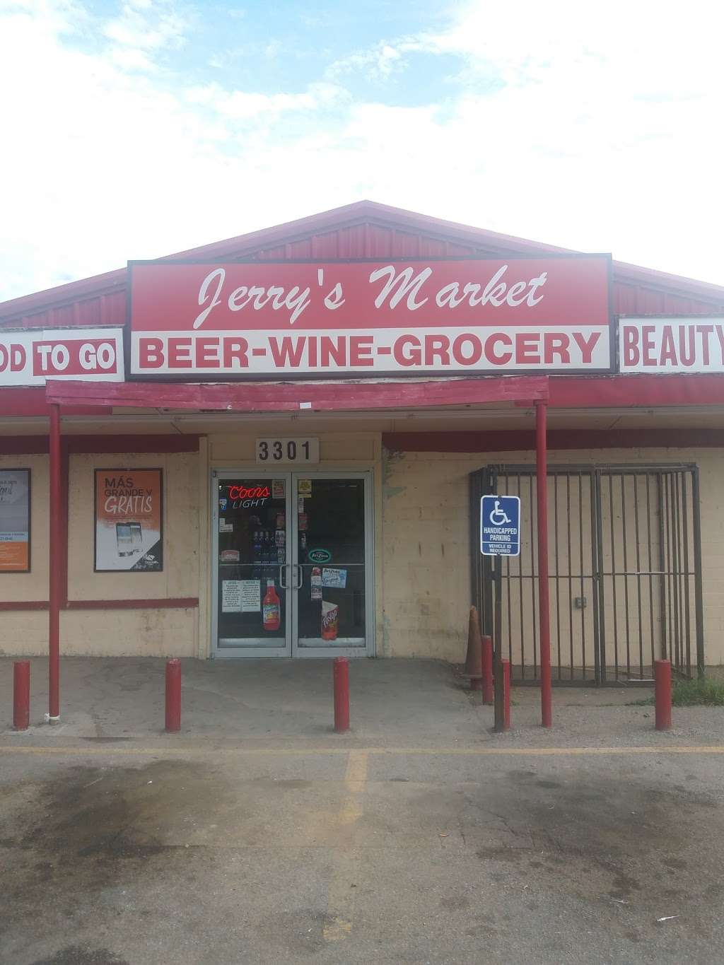 Jerrys Market | 3301 Bernal Dr, Dallas, TX 75212, USA | Phone: (214) 631-7620