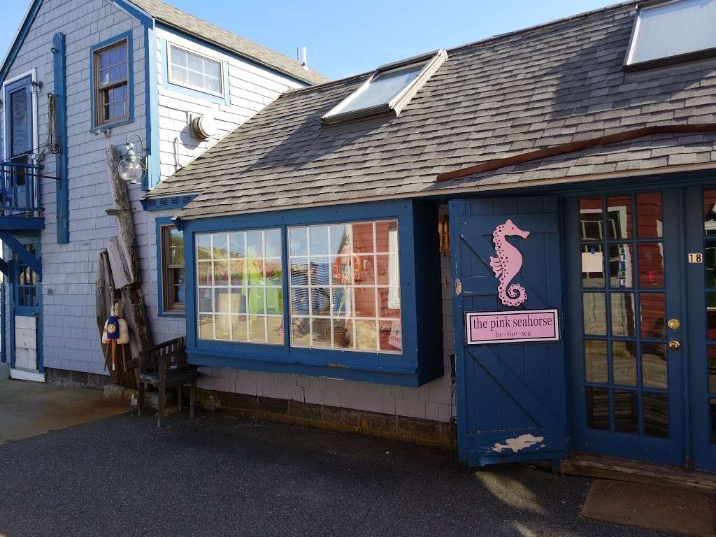 The Pink Seahorse by the Sea | 4 Tuna Wharf, Rockport, MA 01966, USA