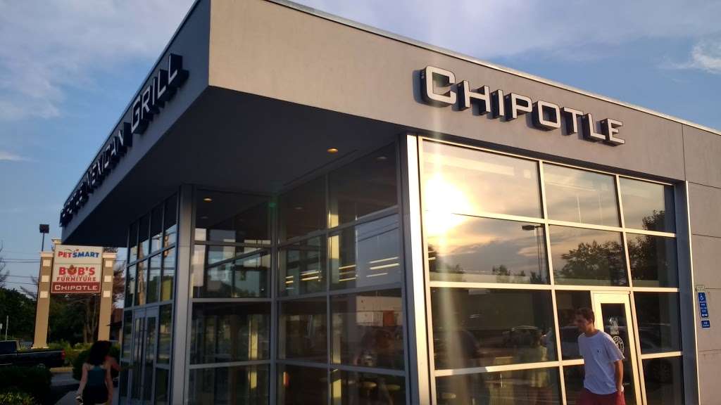 Chipotle Mexican Grill | 112 Commerce Way, Woburn, MA 01801, USA | Phone: (781) 933-5450