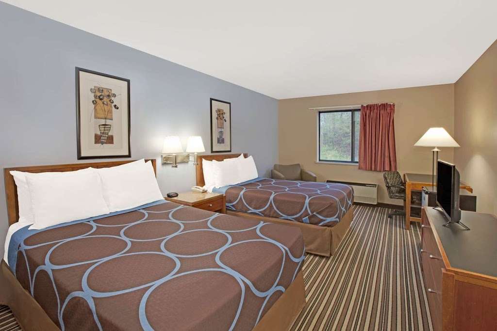 Super 8 by Wyndham Richmond | 11200 US-12, Richmond, IL 60071 | Phone: (815) 217-2392