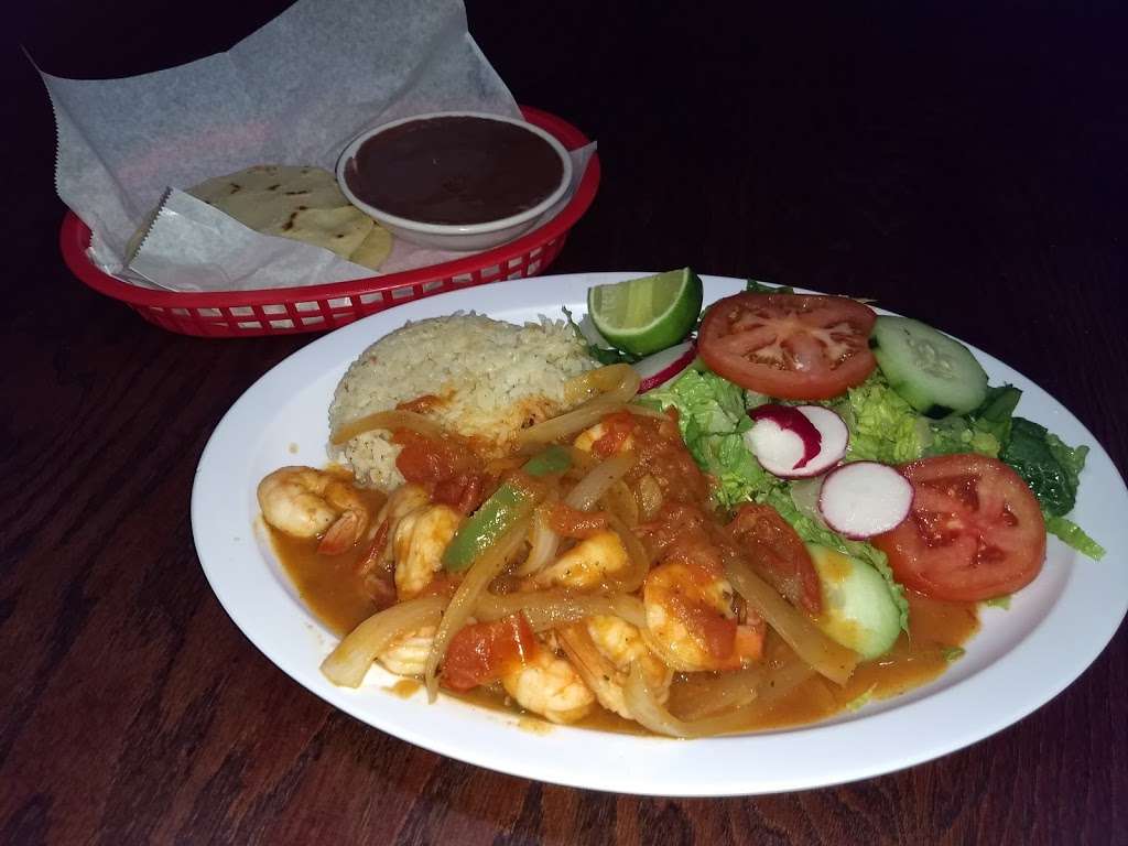 Cantarito Salvadorian Restaurant | 730 W Lancaster Blvd #102, Lancaster, CA 93534, USA | Phone: (661) 951-3939