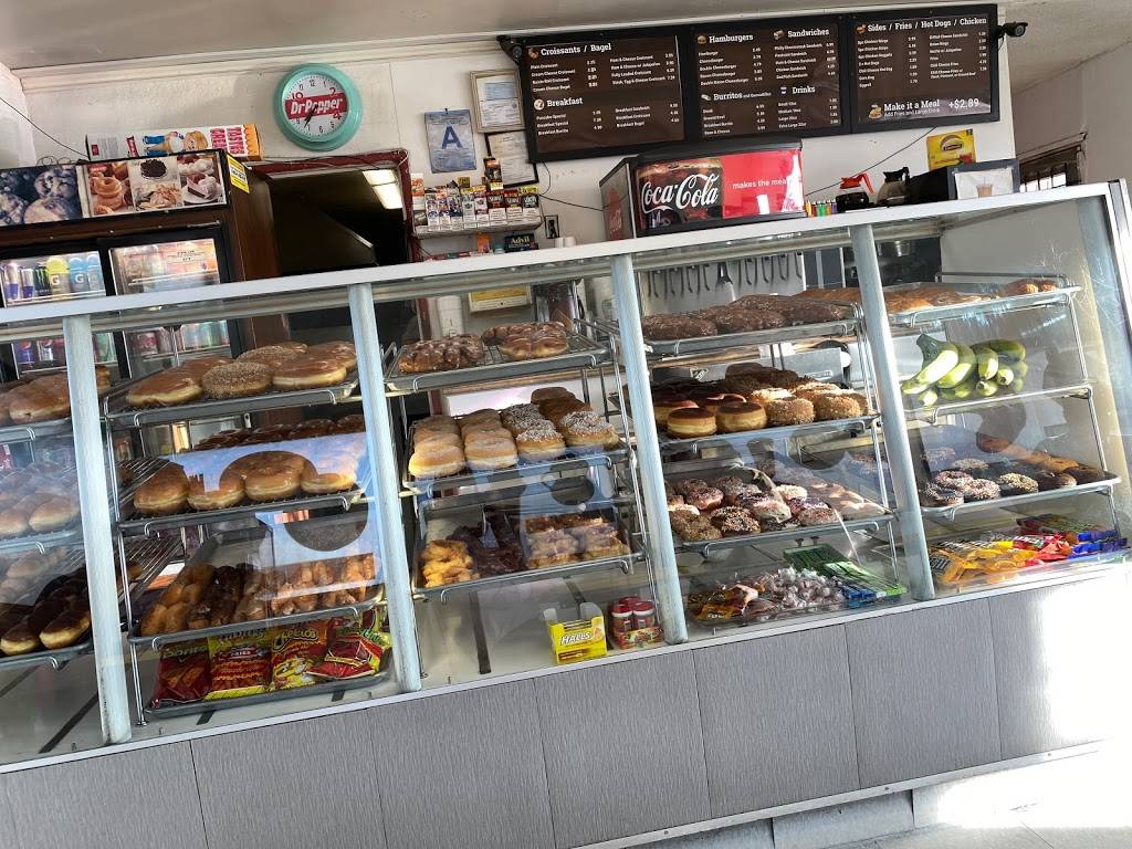 Howards Donuts | 2666 Foothill Blvd, San Bernardino, CA 92410, USA | Phone: (909) 889-9861