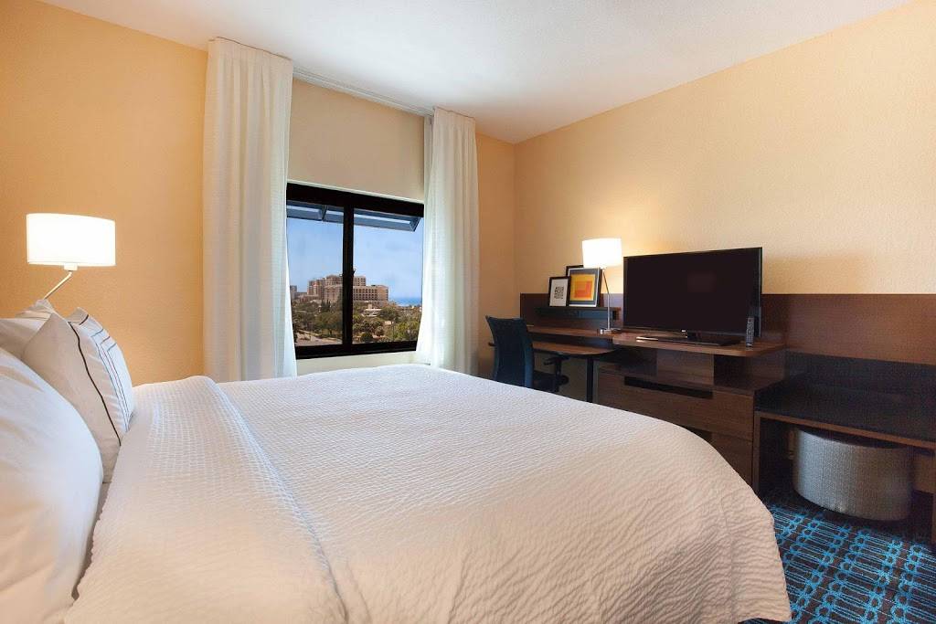 Fairfield Inn & Suites by Marriott Clearwater Beach | 650 Bay Esplanade, Clearwater Beach, FL 33767, USA | Phone: (727) 298-2600