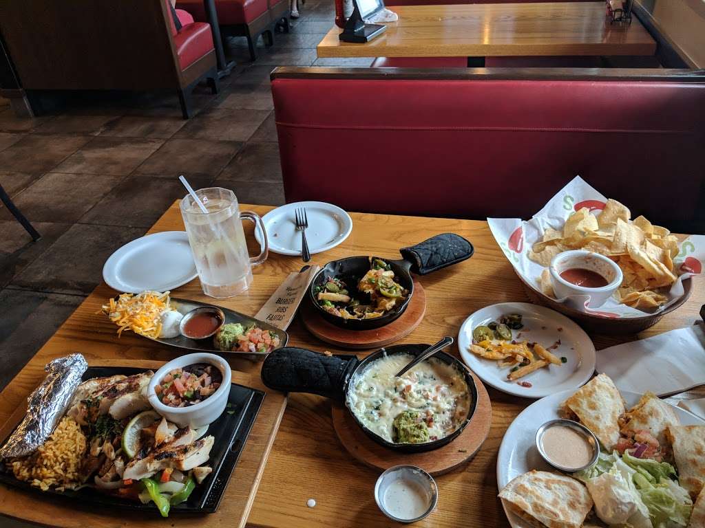 Chilis Grill & Bar | 21470 US-59, New Caney, TX 77357, USA | Phone: (281) 354-0594