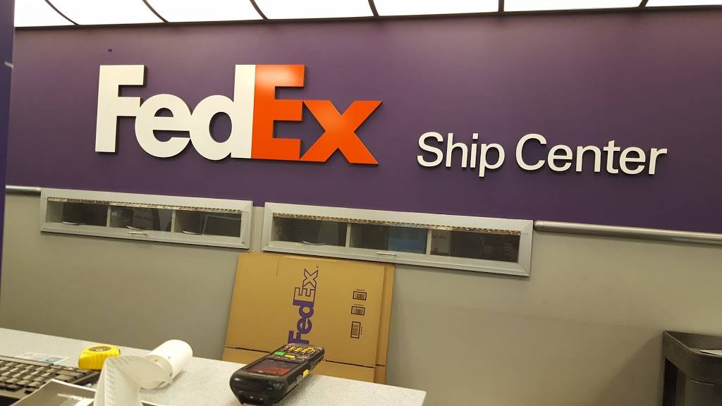 FedEx Ship Center | 300 Craig Pl, Hillside, IL 60162, USA | Phone: (800) 463-3339