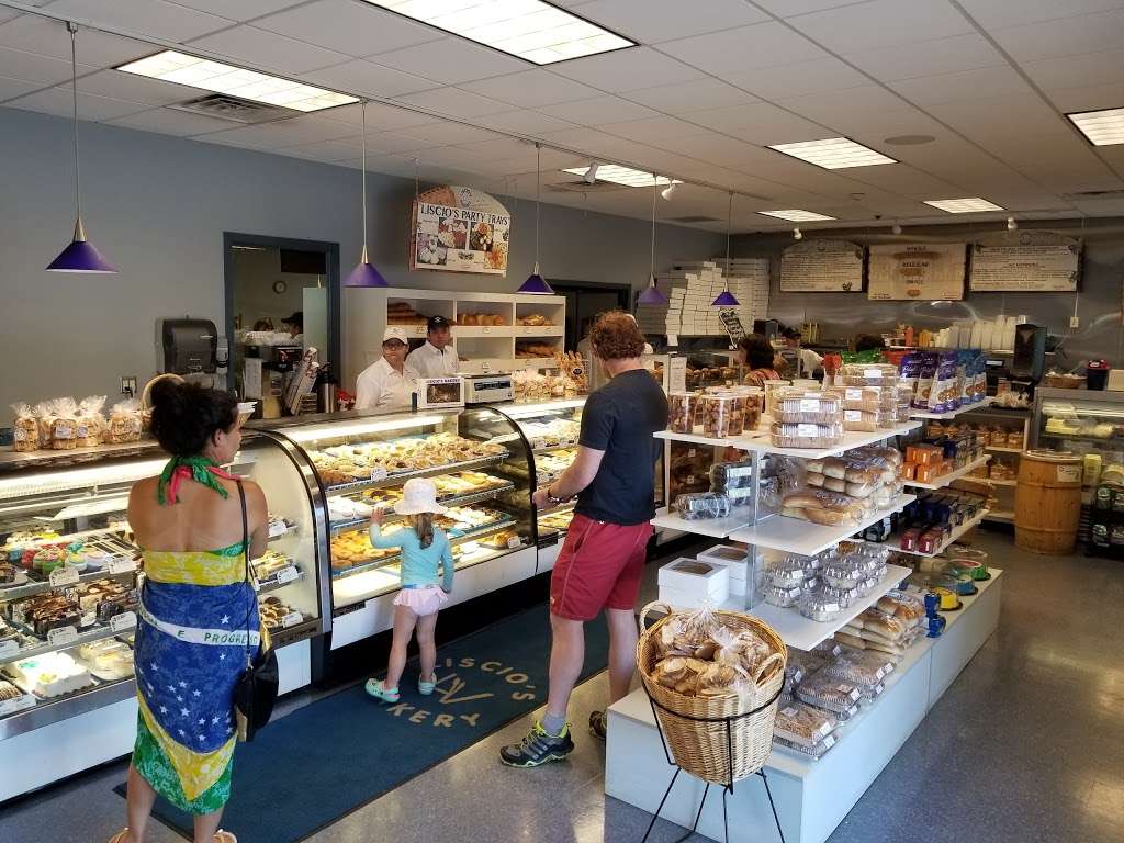 Liscios Italian Bakery & Deli | 2605, 128 Delsea Dr S, Glassboro, NJ 08028, USA | Phone: (856) 243-5470