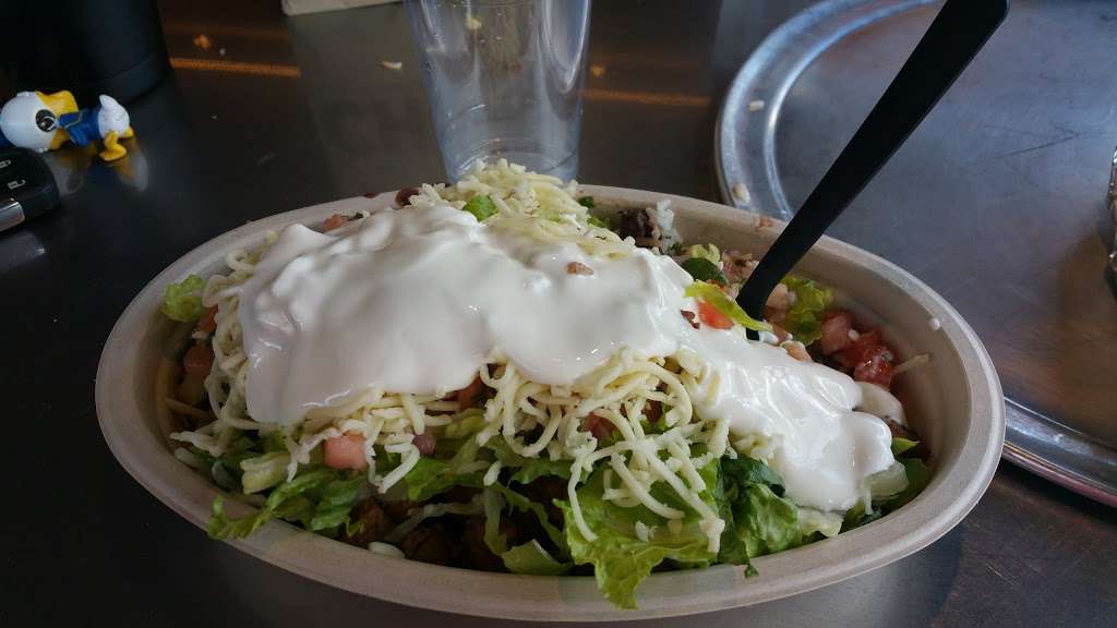 Chipotle Mexican Grill | 28 S Gateway Dr, Fredericksburg, VA 22406 | Phone: (540) 479-3593