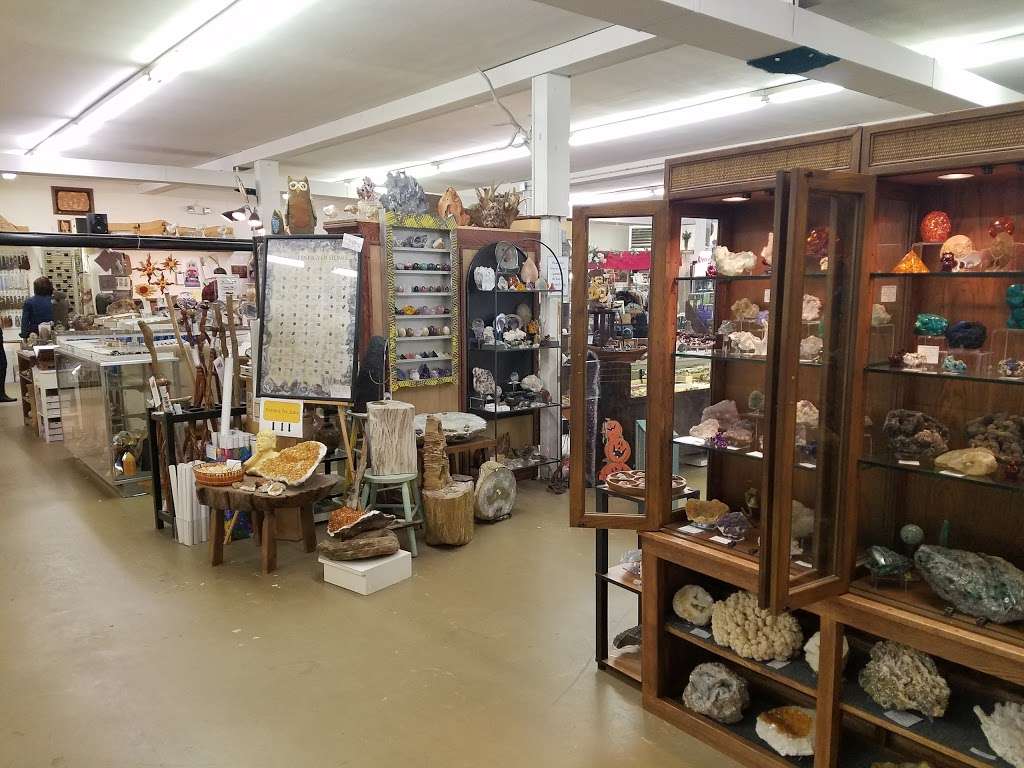 Pennsbury- Chadds Ford Antique Mall | 640 Baltimore Pike, Chadds Ford, PA 19317, USA | Phone: (610) 388-1620