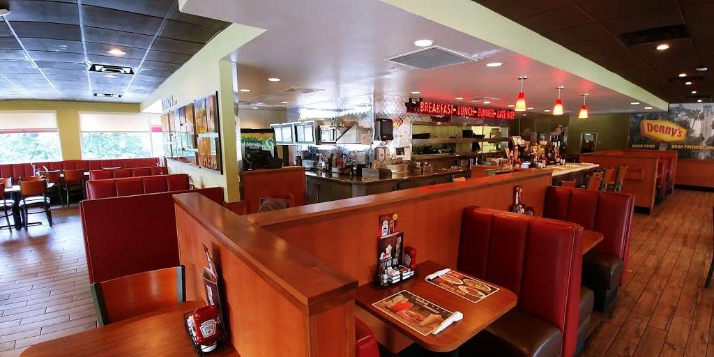 Dennys | 4541 Macey Ln, Lake Wales, FL 33859, USA | Phone: (863) 679-8923