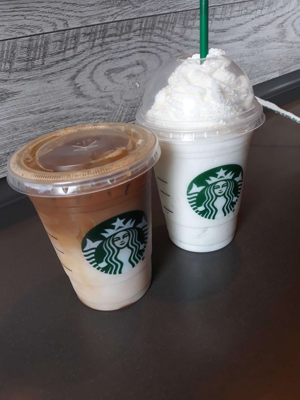 Starbucks | 999 E Spring St, Signal Hill, CA 90755, USA | Phone: (562) 988-9304