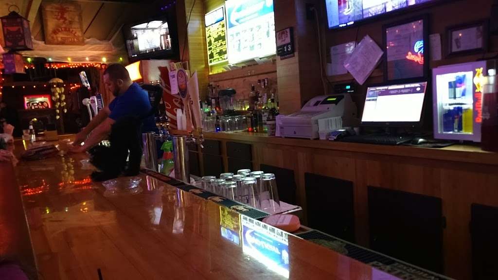 Longshots Bar and Grill | 117 E Michigan St, New Carlisle, IN 46552 | Phone: (574) 988-0176