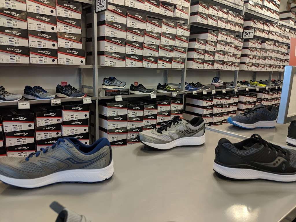 Saucony | 80 Premium Outlets Blvd # 151, Merrimack, NH 03054 | Phone: (603) 429-0896