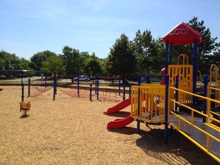 Olmstead Park | 4500 Olmstead Dr, Hoffman Estates, IL 60192, USA | Phone: (847) 885-7500