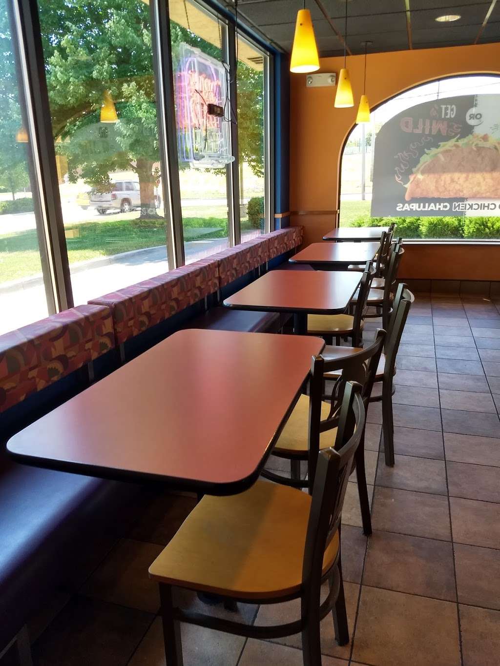 Taco Bell | 430 NE Barry Rd, Kansas City, MO 64155, USA | Phone: (816) 436-3390