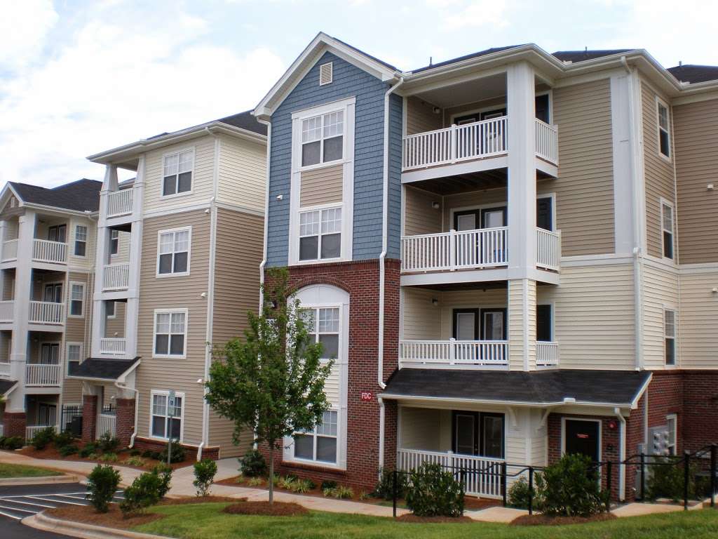 South Oak Crossing Apartments | 7609 Kings Ridge Dr, Charlotte, NC 28217, USA | Phone: (704) 522-6641