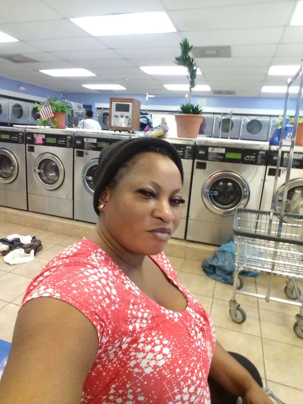 Waterworks Laundromat | 968-970 Bergen St, Newark, NJ 07112, USA | Phone: (973) 926-3670