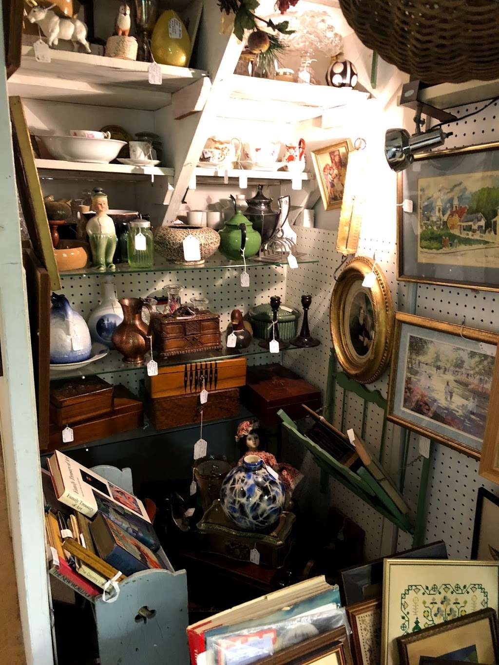 Brandywine River Antiques Market | 878 Baltimore Pike, Chadds Ford, PA 19317, USA | Phone: (610) 388-2000