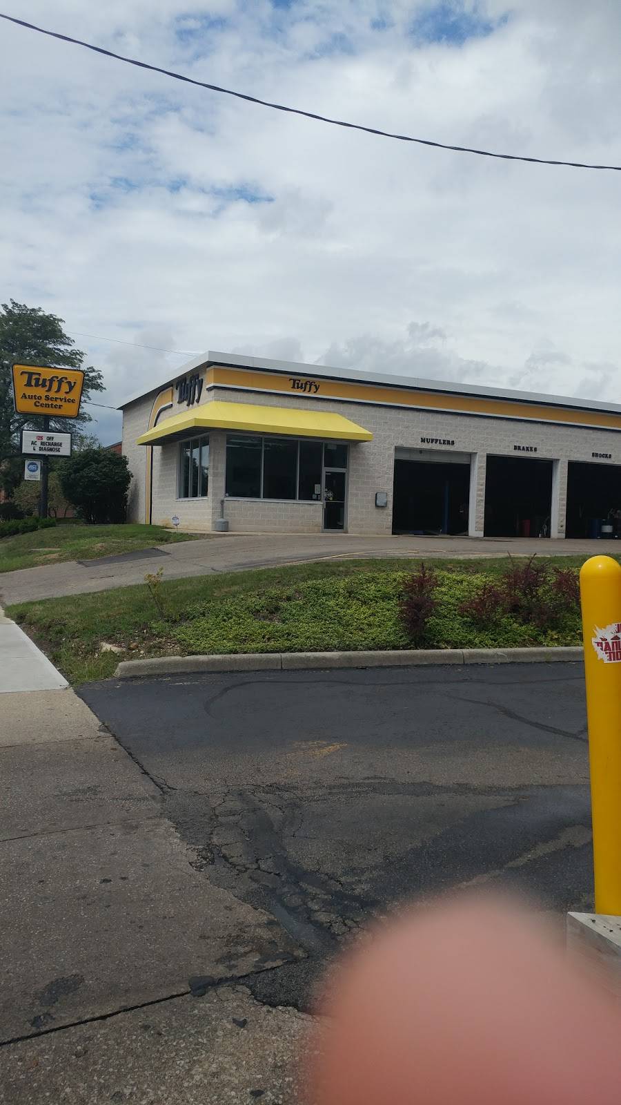 Tuffy Tire & Auto Service Center Grandview | 1524 W 5th Ave, Columbus, OH 43212, USA | Phone: (614) 487-8776