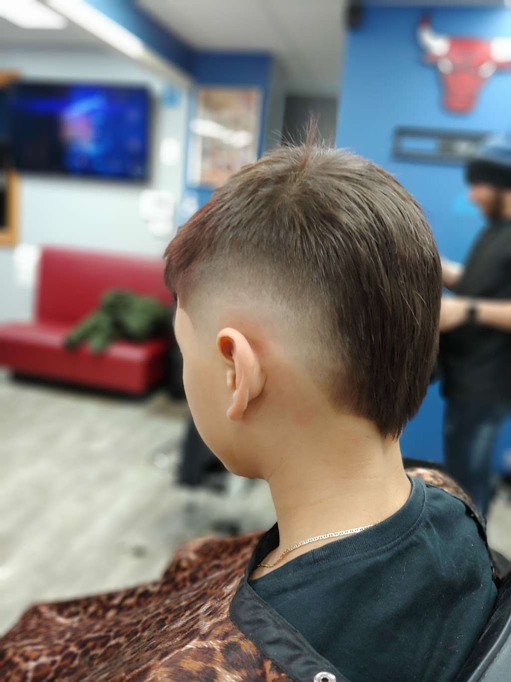 Clippers barber shop | 3907 W 47th St, Chicago, IL 60632, USA | Phone: (773) 669-2045