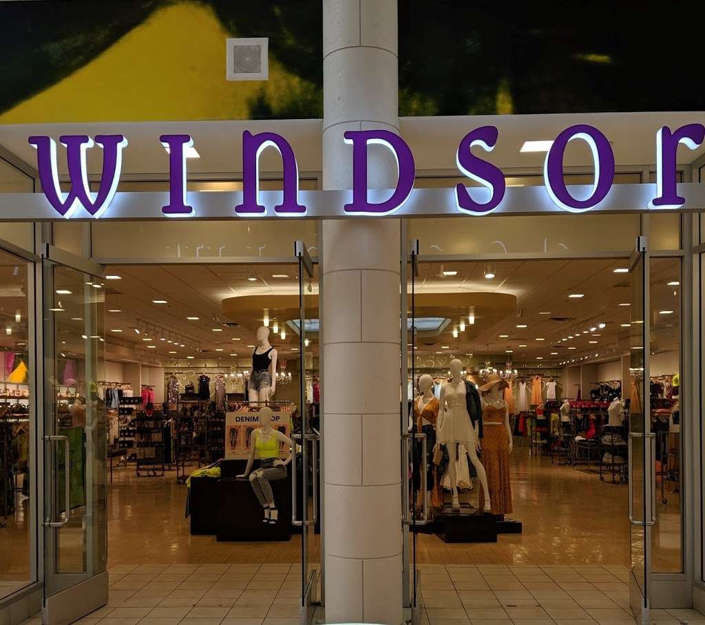 Windsor, THE SHOPS AT, 2134 Montebello 