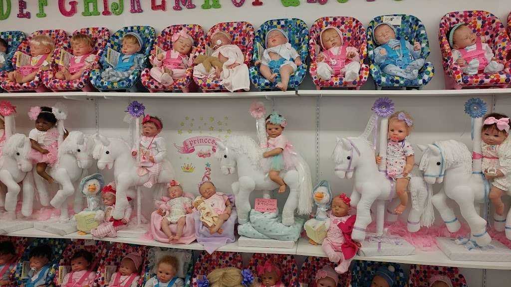 Doll Outlet | 2682 Lincoln Hwy E, Ronks, PA 17572, USA | Phone: (717) 687-8118