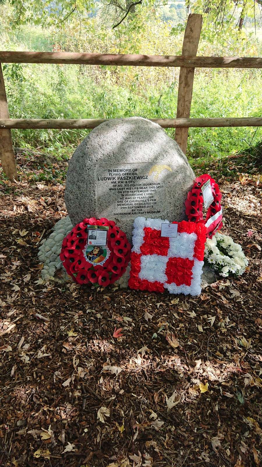 F/O Ludwik Paszkiewicz Memorial | Crowhurst Farm, West Kingsdown, Sevenoaks TN15 8PE, UK
