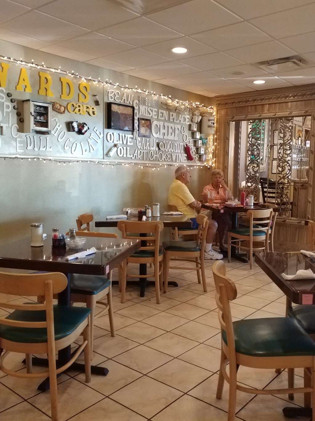 Howards Cafe | 201 Commonwealth Blvd D, Port Orange, FL 32127, USA | Phone: (386) 256-4034