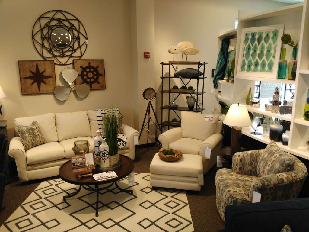 La-Z-Boy Home Furnishings & Décor | 9110 Rockville Rd, Indianapolis, IN 46234 | Phone: (317) 960-5555