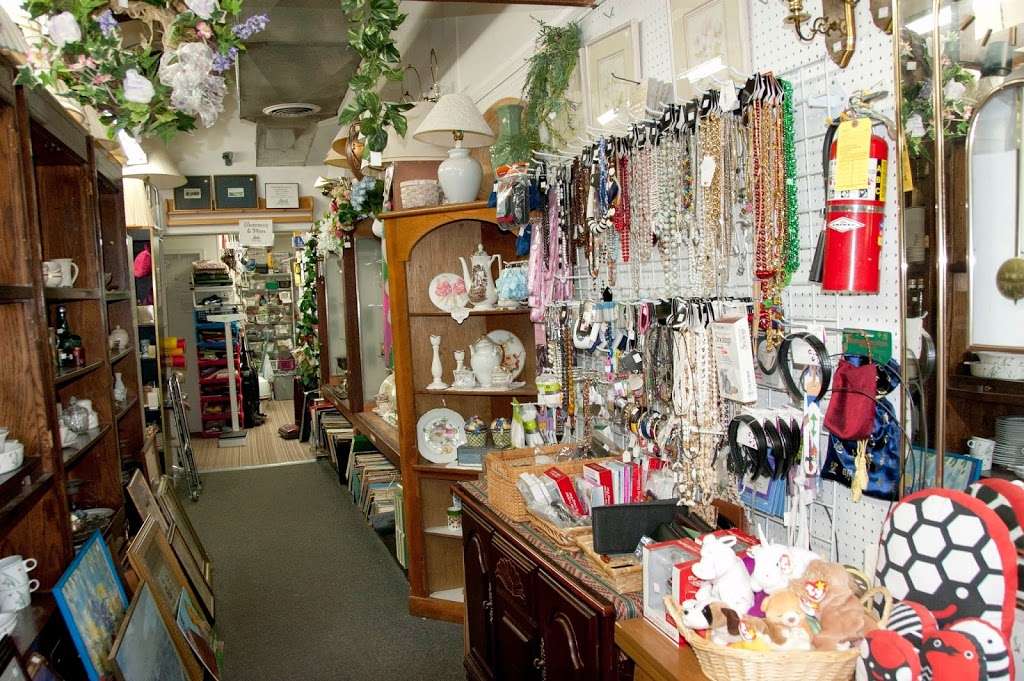 Cedar Chest Thrift Shop-Lambs Farm | 14245 W Rockland Rd, Libertyville, IL 60048 | Phone: (847) 327-9053