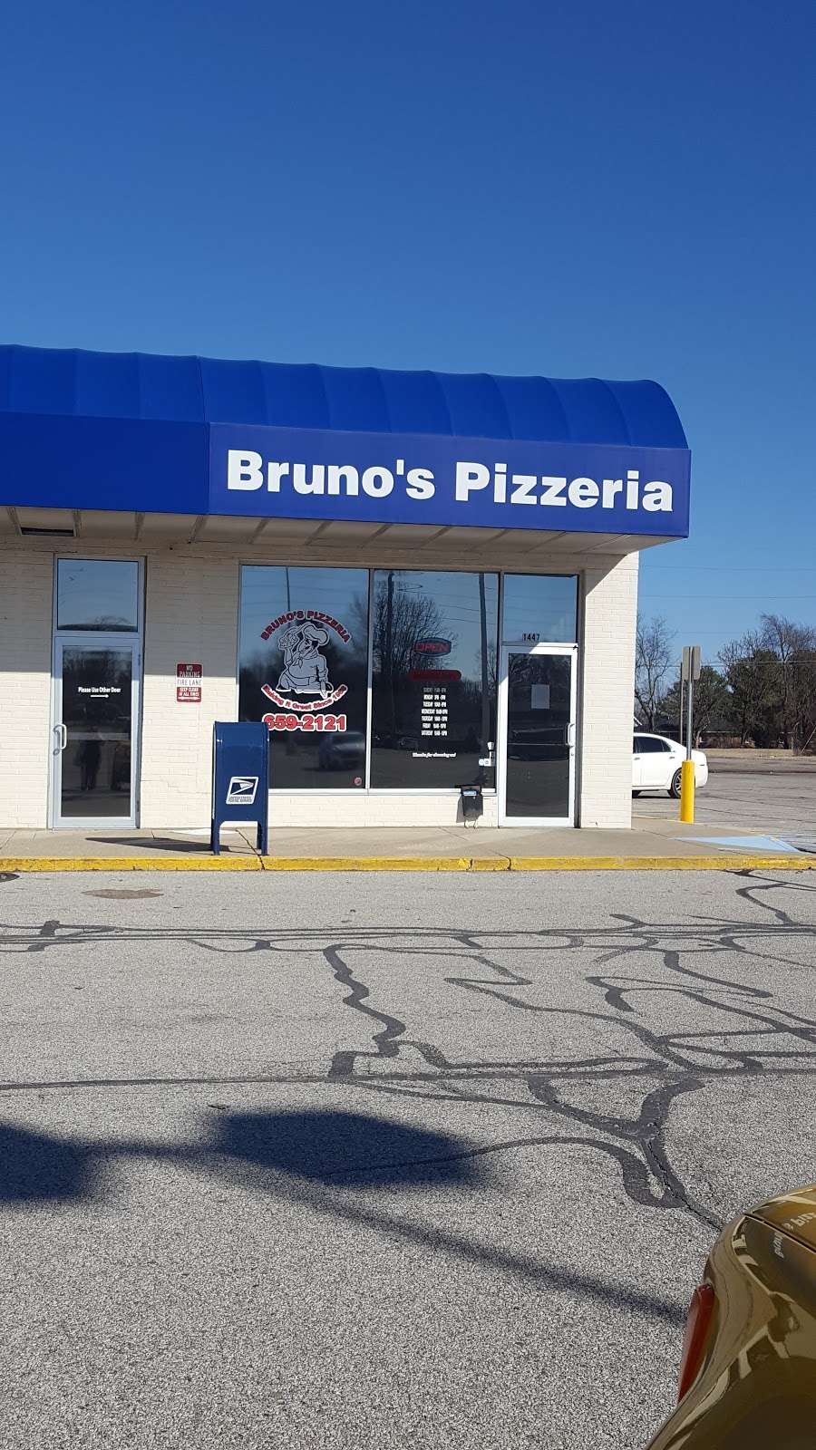 Brunos Pizzeria | 1447 E Wabash St, Frankfort, IN 46041, USA | Phone: (765) 659-2121