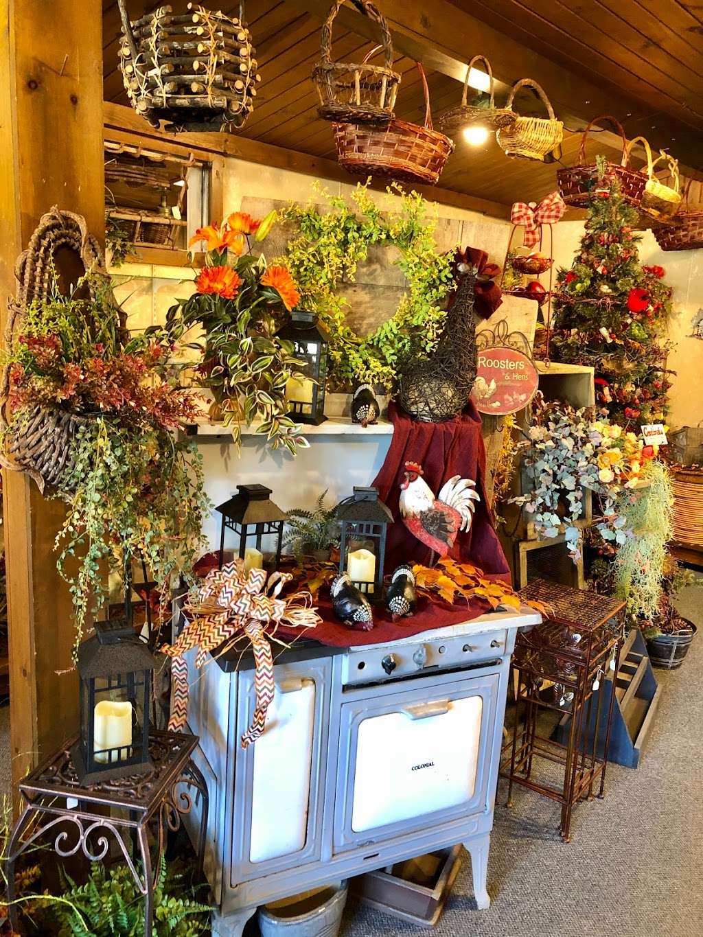 Floral Villa Flowers & Gifts | 208 S Wisconsin St, Whitewater, WI 53190, USA | Phone: (262) 473-6444