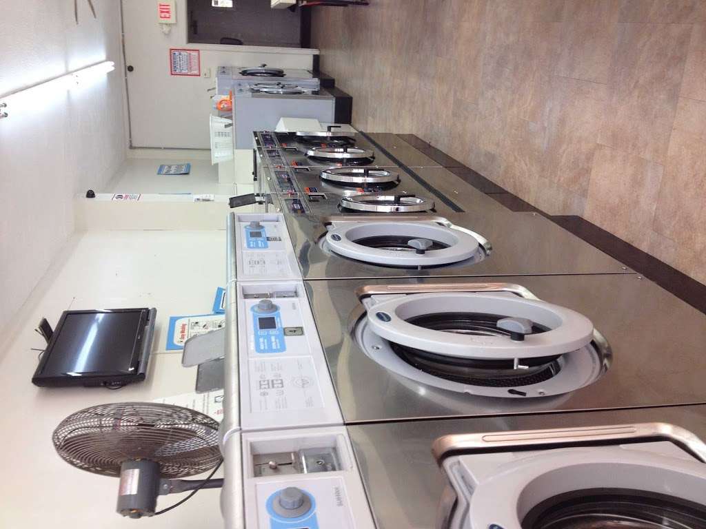 Laundry Room | 909 Conestoga Rd, Bryn Mawr, PA 19010, USA | Phone: (610) 525-9755