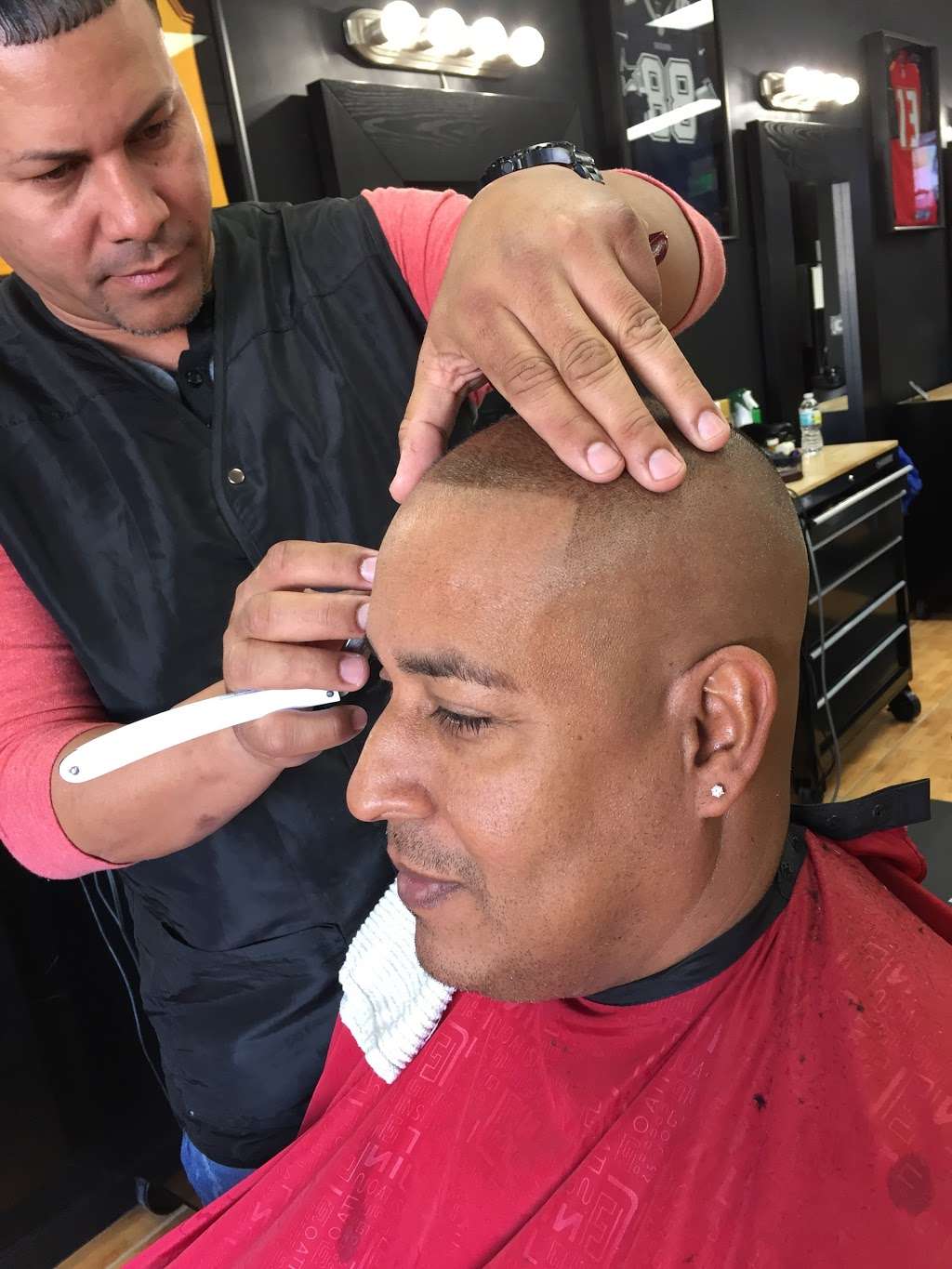 Impressions Barber Shop | 2751 S Chickasaw Trail # 105, Orlando, FL 32829 | Phone: (407) 207-9191