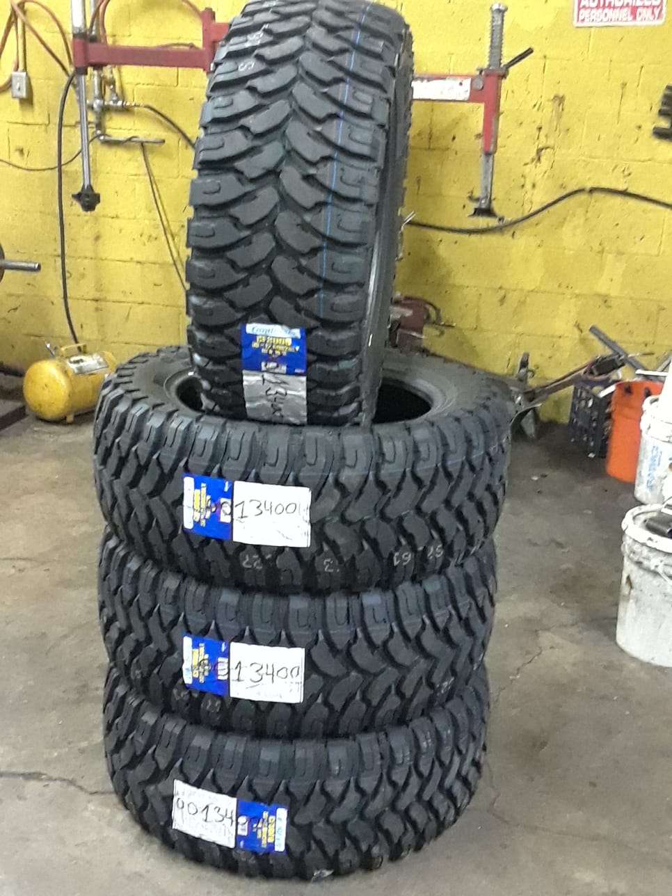 San Antonio Llantera Tires | 1010 E Broadway Rd, Phoenix, AZ 85040, USA | Phone: (602) 367-5517