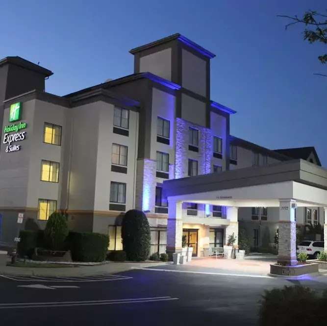 Holiday Inn Express & Suites Charlotte Concord I-85 | 7772 Gateway Ln NW, Concord, NC 28027, USA | Phone: (704) 979-7900