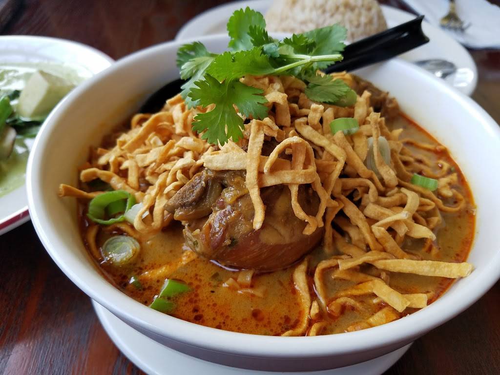 Yum Yum Thai Restaurant | 900 N 160th St, Shoreline, WA 98133, USA | Phone: (206) 362-1933