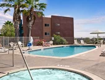 Days Inn by Wyndham Oceanside | 1501 Carmelo Dr, Oceanside, CA 92054, USA | Phone: (760) 429-7003