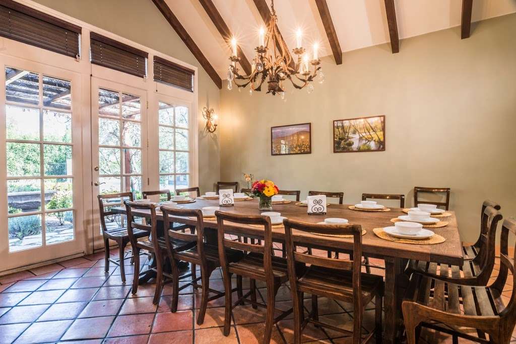 Monte Nido Mountain Nest | 514 Live Oak Cir Dr, Calabasas, CA 91302 | Phone: (818) 650-4742