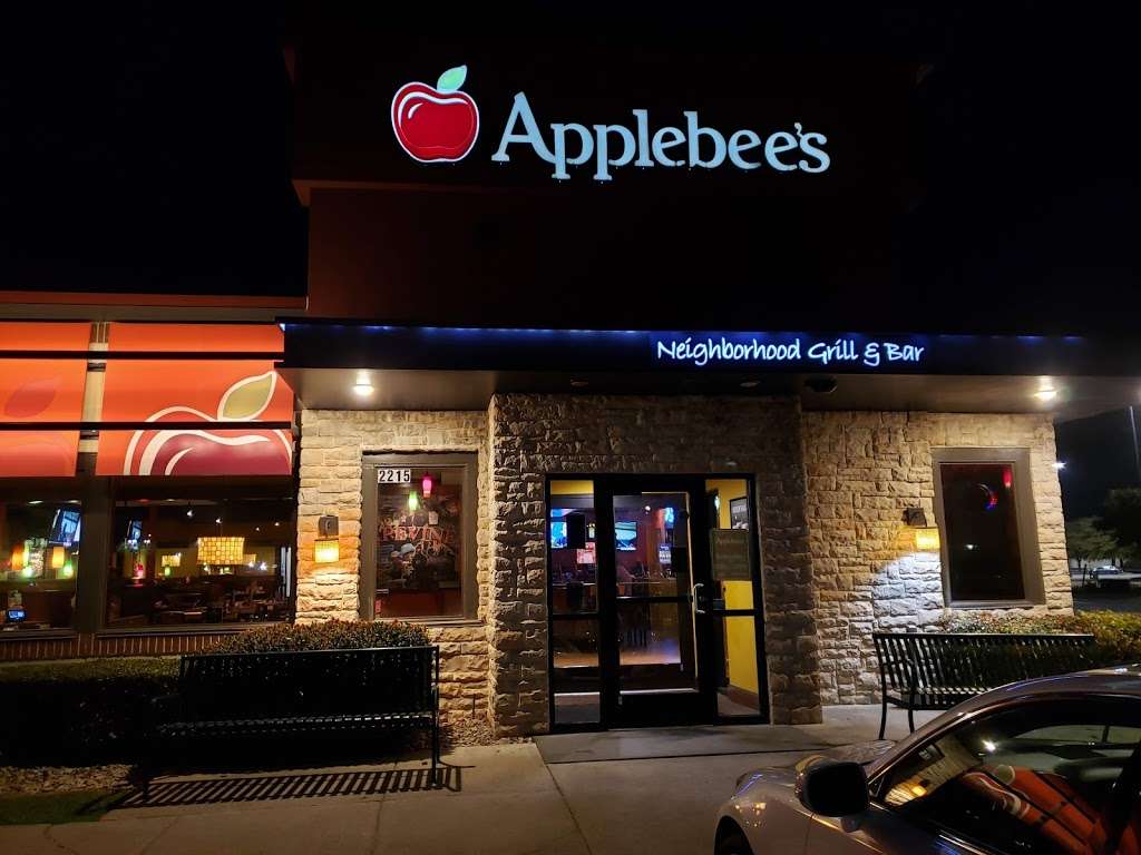 Applebees Grill + Bar | 2251 E Grapevine Mills Cir, Grapevine, TX 76051, USA | Phone: (214) 253-0830