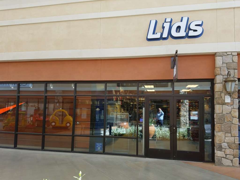 Lids | 5701 Outlets Tejon Pkwy SPC 320, Arvin, CA 93203, USA | Phone: (661) 858-2414