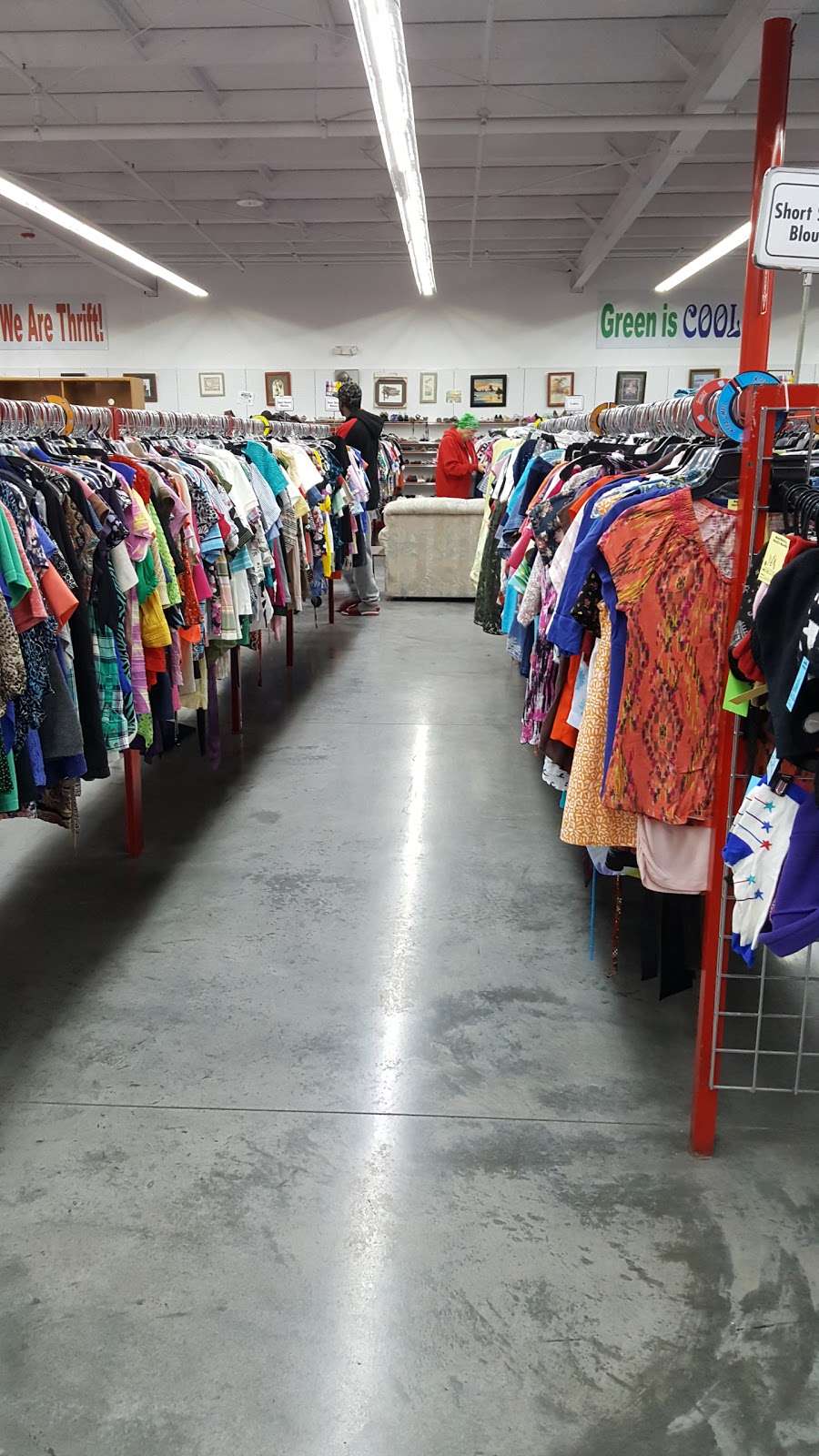 Dav Thrift Store | 3025 S Belt Hwy, St Joseph, MO 64503 | Phone: (816) 279-4900